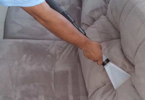 professionals-couch-cleaning